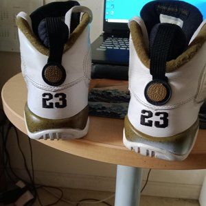 AIR JORDAN 9 RETRO STATUE 2015  size 7y